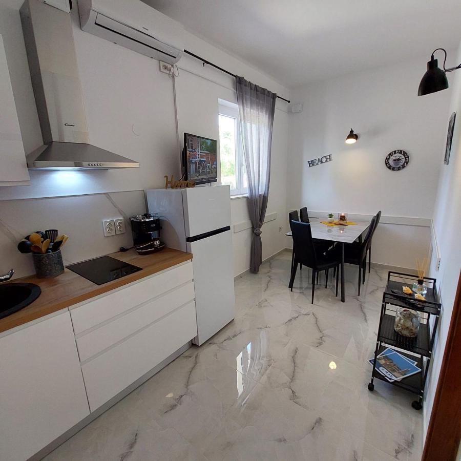 Apartments Leon 2 Banjol Bagian luar foto